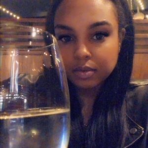 Meet your Posher, Pee